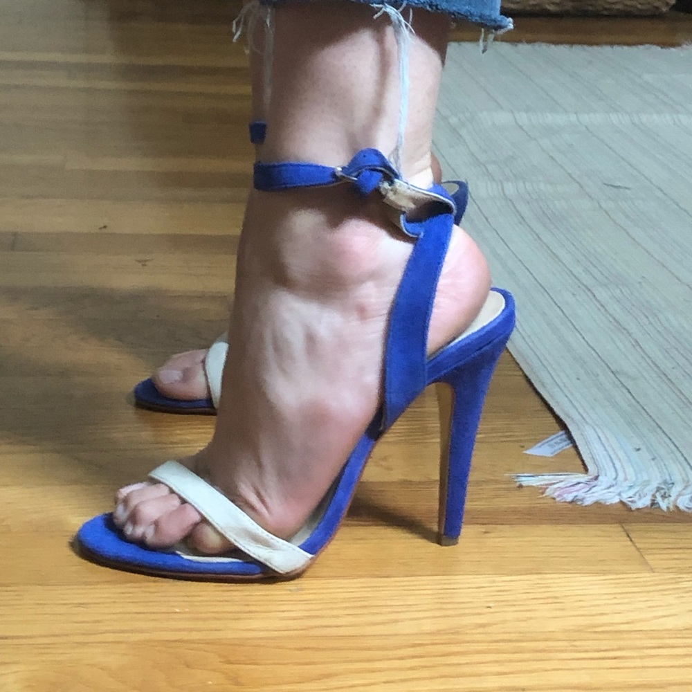 Chinese Laundry Sandals